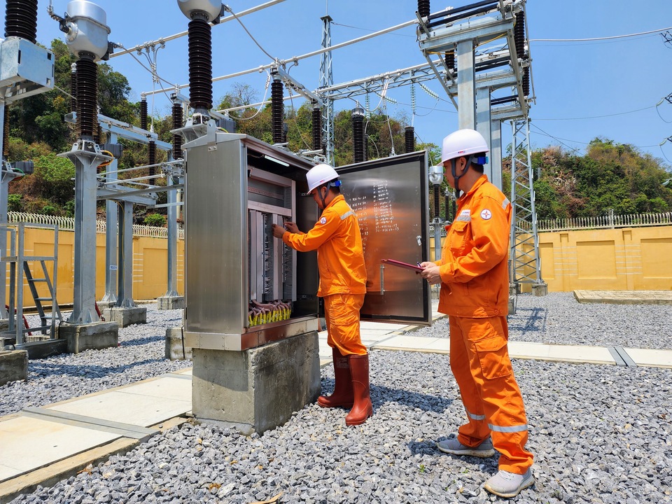 Sơn La: Nghiệm thu, đóng điện đưa vào vận hành Trạm biến áp 110kV Mai Sơn